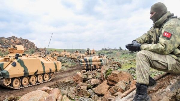 Turkish army tanks and troops near Hassa in Hatay province, ready to push into Syria (AFP/ File photo)