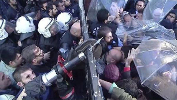 Turkish riot police raided two other media organizations in October. (Twitter)