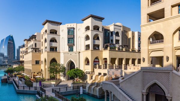 Cluttons joins other real estate analysts forecasting either a flat market or further slowdown in 2017.  (Shutterstock/Laborant)