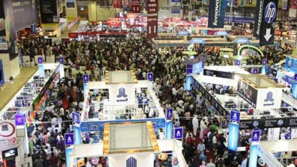 There is a lot to see from 3D-printed cars to VR roller coasters, drones, augmented reality and more with the latest in cutting-edge technology and innovation. (Pixelmate.in)