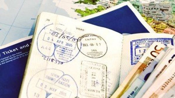 Prior to the new directive, some airlines were allowing visitors to fly to the UAE without a visa, whilst others were blocking travel.  (Emirates)