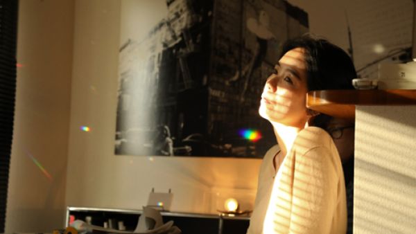 "برهنت المخرجة اللامعة وخبيرة قمرة في عام 2016 ناوومي كواسي على قدراتها الكبيرة في فيلم "إشعاع". 