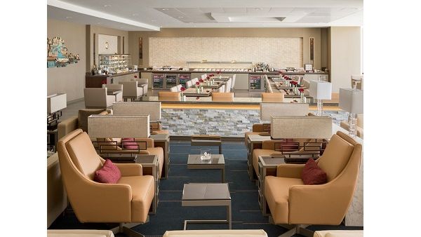 صالة طيران الإمارات الخاصة في مطار بوسطن لوغان الدولي لركاب الدرجتين الأولى ورجال الأعمال وأعضاء الفئتين البلاتينية والذهبية في "سكاي واردز طيران الإمارات"