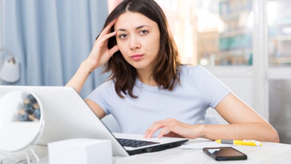 عليك أن تعلمي كيفية التوفيق بينها وبين التعامل والتعاطي مع الآخر
