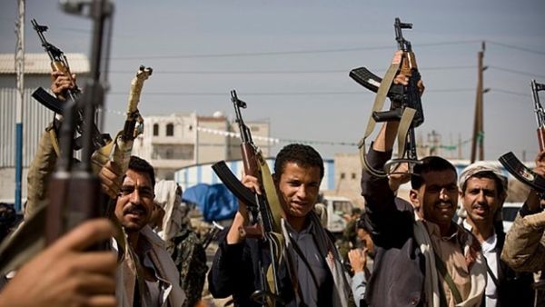 Saudi-led Arab coalition airstrikes killed and injured dozens of Houthi militiamen in Zubaid. (AFP/ File)
