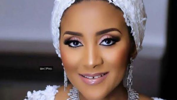 السمراء الثرية "فاطيمة" تتألق بفستان زفاف من إيلي صعب