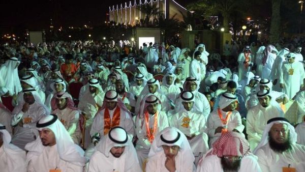 آلاف المتظاهرين هتفوا "الشعب يريد اسقاط المرسوم"