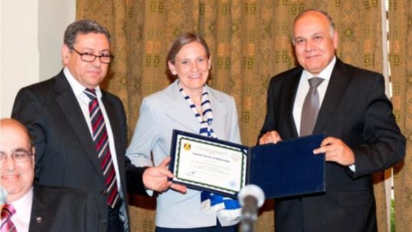 الدكتور عمرو سلامة، وزير التعليم العالي والدكتورة ليسا أندرسون، رئيسة الجامعة الأمريكية والدكتور مجدي قاسم رئيس مجلس إدارة (NAQAAE) الدكتور عمرو سلامة، وزير التعليم العالي والدكتورة ليسا أندرسون، رئيسة الجامعة الأمريكية والدكتور مجدي قاسم رئيس مجلس إدارة (NAQAAE)