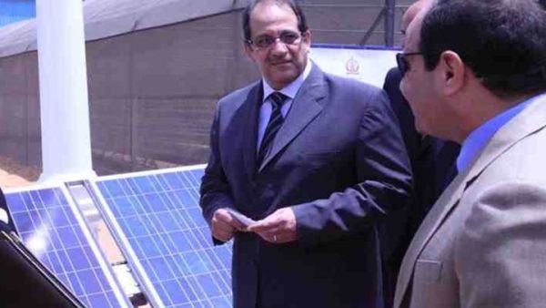 يعد كامل الرجل الثاني في مصر خلف السيسي