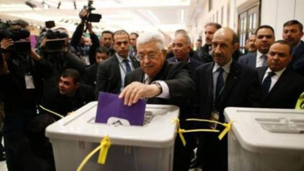 تزايد التكهنات حول خلافة عباس