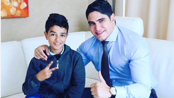احمد ابوهشيمة والطفل عبدالرحمن