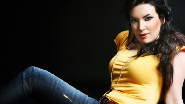 الفنانة عبير صبري