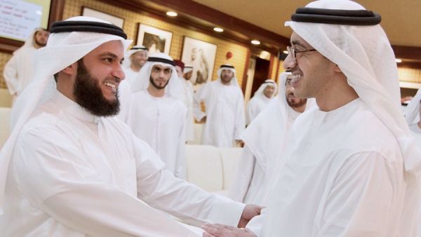 العفاسي يفتح النار على فيصل القاسم.. ونشطاء يعلقون
