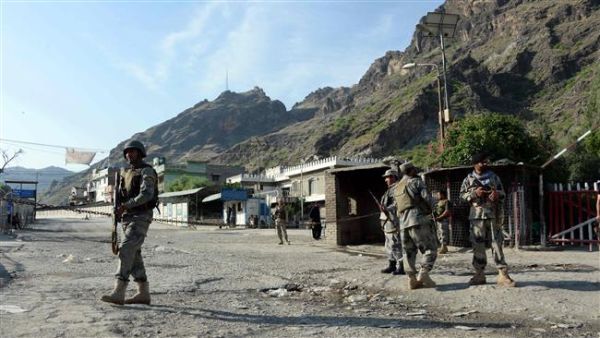 Afghan border police patrol on the Afghanistan side of the Torkham border. (AFP/File) Afghan border police patrol on the Afghanistan side of the Torkham border. (AFP/File)
