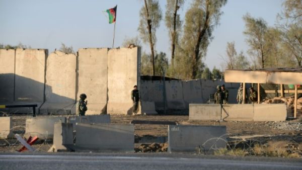 قوات افغانية تنتشر قرب مطار قندهار
