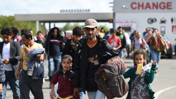 The US accepted 10,000 Syrian refugees before October 1. (AFP/File)