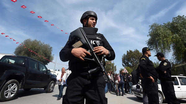 Tunisian police forces stand guard as Daesh attacks increase in the country. (AFP/File)
