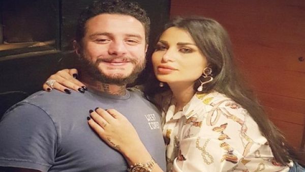  أحمد الفيشاوي يشارك جمهوره بقبلة جديدة لزوجته