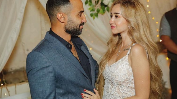 أحمد فهمي، هنا الزاهد
