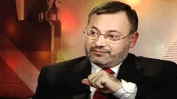 اوضح الصحافي انه ملاحق بتهمة الاغتصاب والخطف والسرقة