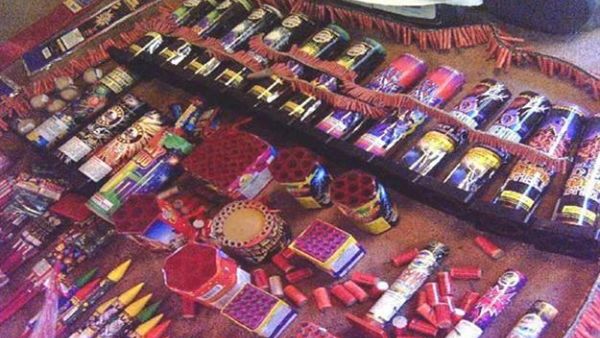 انفجار ألعاب نارية بوجه مواطن اردني  - ارشيف 