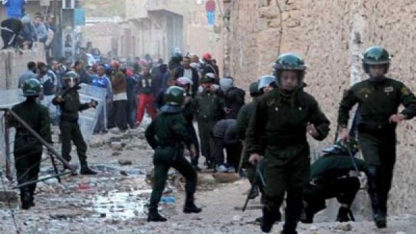 قلّة أعداد المقاتلين الجزائريين في "داعش" لا تعني أن الأوضاع بالجزائر هادئة تمامًا