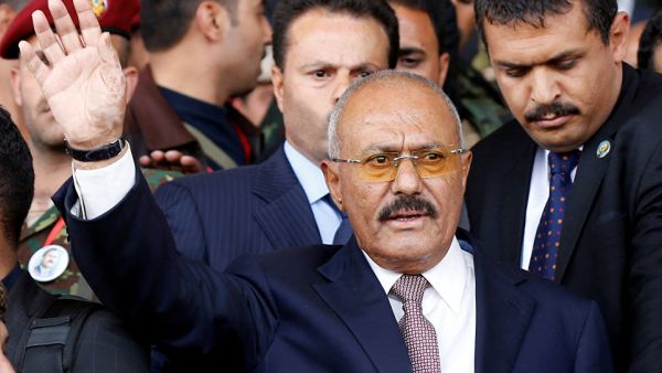 قالت المصادر إن تدخل المبعوث الأممي في الصفقة ربما يقضي بانخراط الحوثيين في مباحثات جنيف