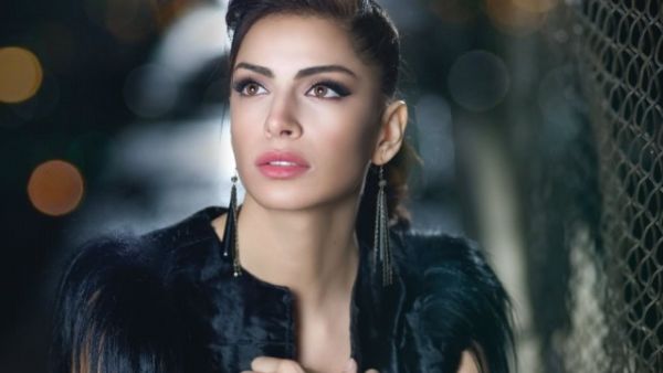 الفنانة المصرية آمال ماهر 