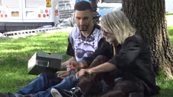 فيديو:مسلمون في أمريكا يعرفون بالدين الإسلامي في شهر رمضان