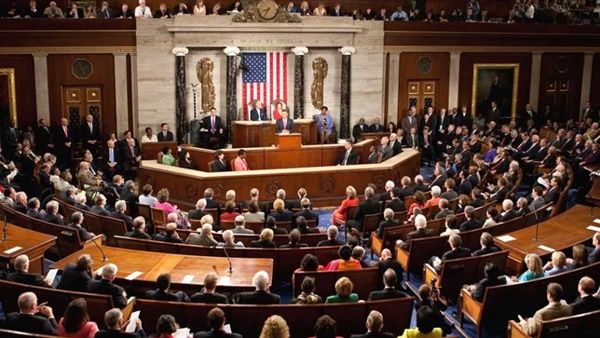 القانون يشمل أيضا بندا يسمح للحكومة الاتحادية والولايات بمعاقبة الأمريكيين الذين يقاطعون إسرائيل