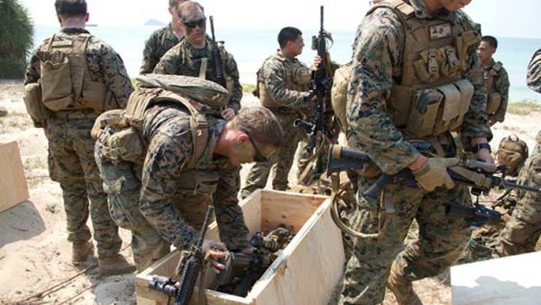 مشاة البحرية الأمريكية في مدينة الرقة السورية