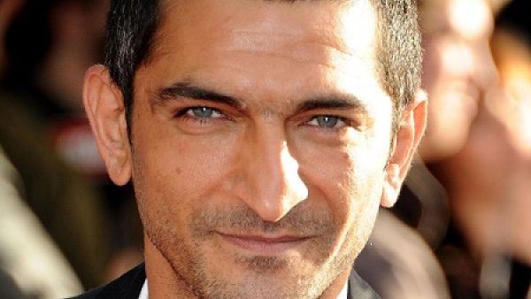 عمرو واكد يستعد لتصوير (الثعلب)