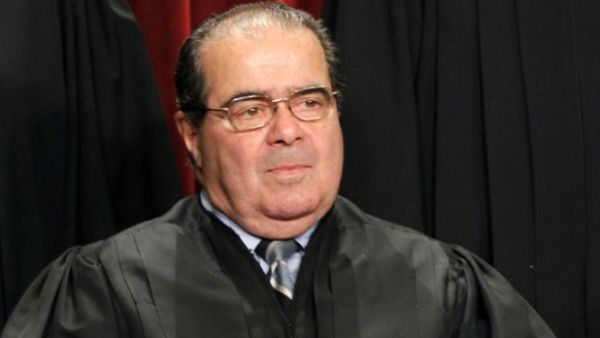 قاضي المحكمة العليا الأمريكية أنطونين سكاليا 