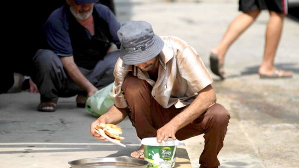 الناس يعانون الحرمان والجوع في دول يتمتع فيها الفاسدون بالترف والحصانة