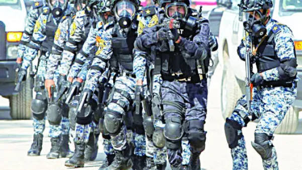 "لا حديث عن قوات برية الآن خارج نطاق الجيش العراقي، والبيشمركة الكردية، والمعارضة السورية