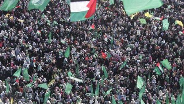 لماذا غابت حماس عن قائمة "الإرهاب" رغم تصريح الجبير؟
