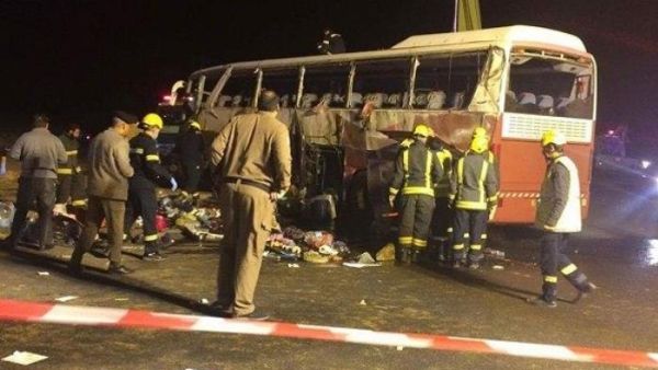 الحافلة تقل ٣٨ راكبا من الجنسية الاردنية   
