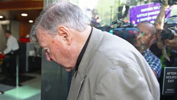 السجن 6 سنوات للكاردينال الاسترالي بيل لادانته بارتكاب اعتداءات جنسية