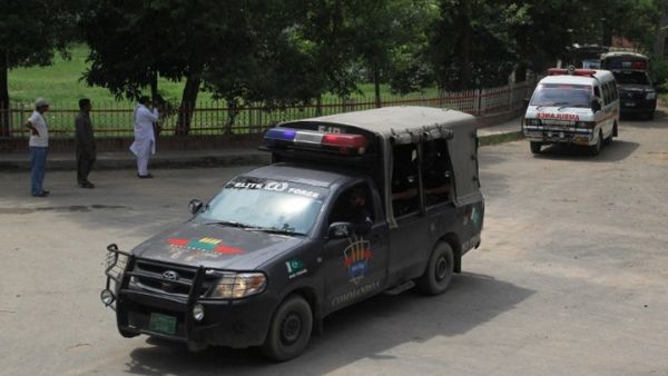 قتل موظفان اثنان في شركة الطيران الوطنية برصاص الشرطة أثناء تظاهرة في كراتشي - أ ف ب