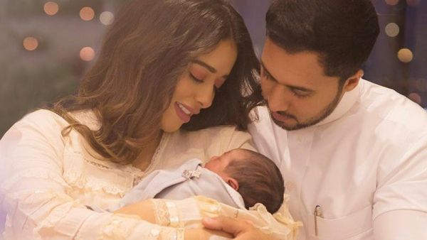 بلقيس فتحي برفقة زوجها وابنها تركي