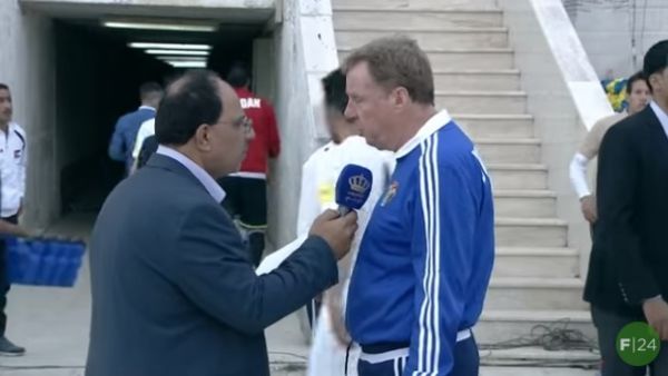 فيديو:المذيع الأردني يجري مقابلة كوميدية مع قائد المنتخب "ريدناب"!