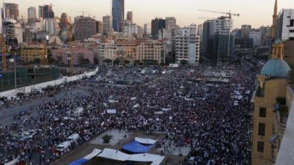 اللبنانيون يتظاهرون ضد عجز الطبقة السياسية وفسادها