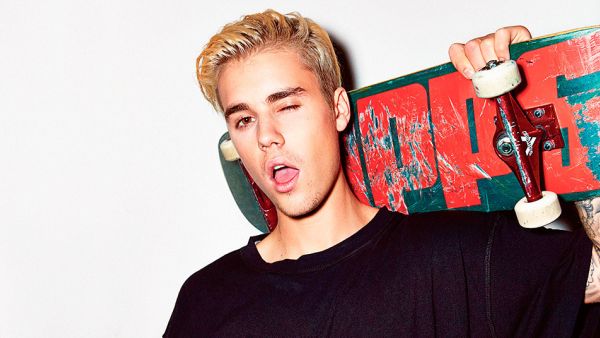 After his Dubai tour date disappeared from his website, it's now back on! (NME.com)