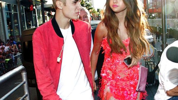 جاستين بيبر وسيلينا غوميز 