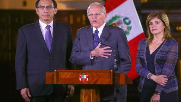 رئيس بيرو يتهم منتقديه بالتدبير لانقلاب ضده
