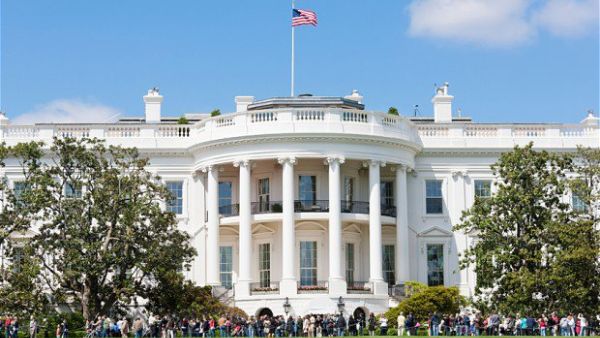 اعتقال شخص حاول التسلل إلى البيت الأبيض بحقيبة ظهر