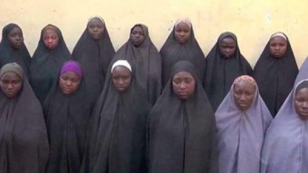 بوكو حرام تنشر فيديو لاثبات ان تلميذات شيبوك المخطوفات لازلن على قيد الحياة