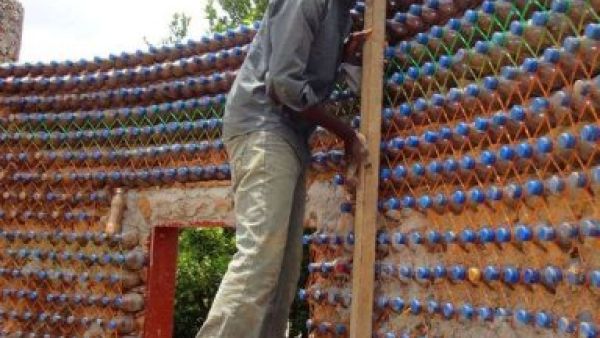 اغتصاب فتيات هربن من بوكو حرام من قبل جنود ورجال شرطة من نيجيريا
