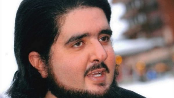 أكد عدد من مشاهير المغردين أن حساب الأمير عبد العزيز بن فهد كان مُخترقا - أرشيف