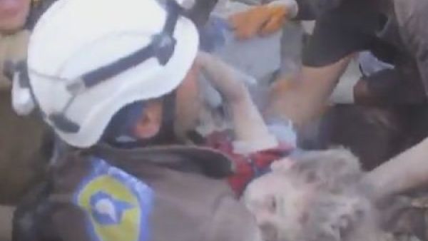 مقتل طواقم طبية في "جرائم حرب" في الثوره